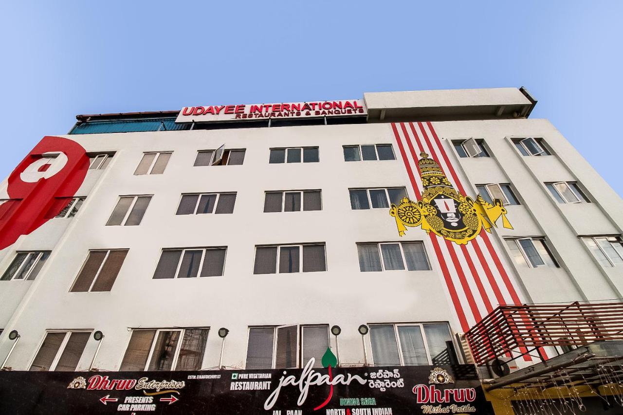 Oyo Flagship 9115 Hotel Udayee International Tirupati Exterior photo